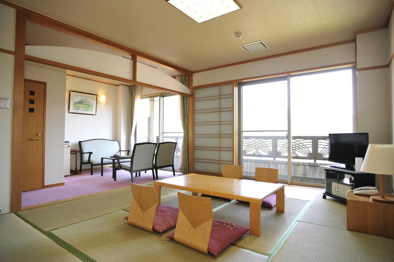 Ebino Kogenso Hotel Kirishima Buitenkant foto